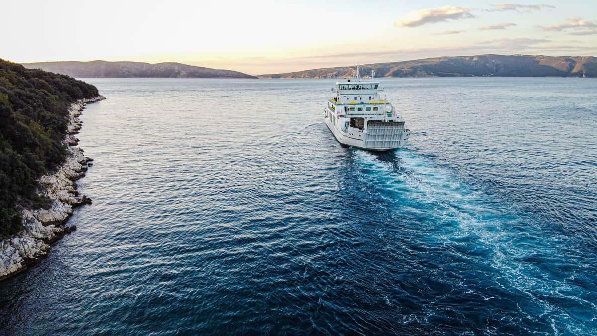 ferry hvar